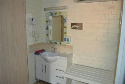 Cameo Inn Motel - Hotel Accommodation 7