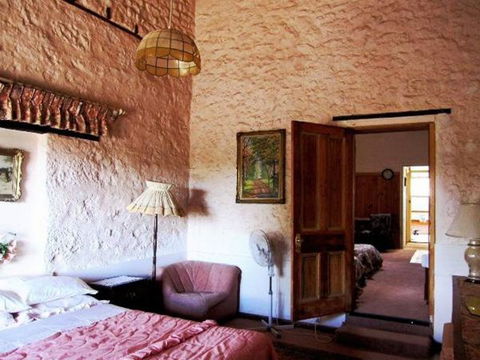 Carmines Antiques And Accommodation - Hotel Accommodation 2