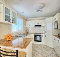 Aqua Leaf Apartment - Hotel Accommodation