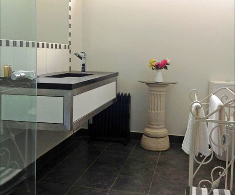 Pizzini's Vineyard Guesthouse - Hotel Accommodation 3