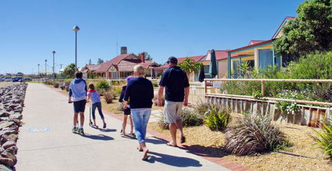 The Mac's Beachfront Villas - Hotel Accommodation 2