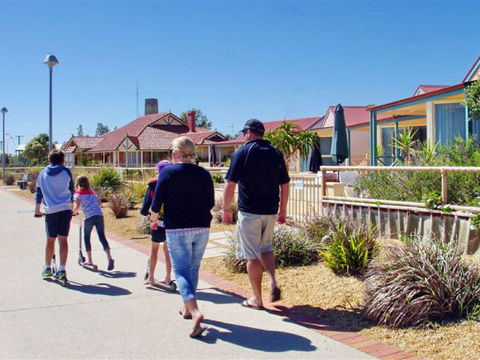 The Mac's Beachfront Villas - Hotel Accommodation 5