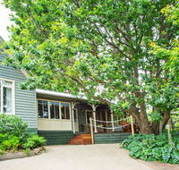 Oak Tree Lodge - Hotel Accommodation