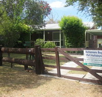 Grantham House  Pet Friendly Holiday Home - Hotel Accommodation