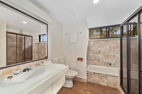 Pacific Towers Beach Resort - Hotel Accommodation 9