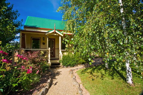 Autumn Abode Cottages - Hotel Accommodation 2