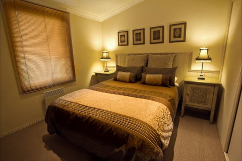 Autumn Abode Cottages - Hotel Accommodation 3