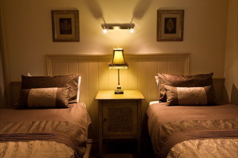 Autumn Abode Cottages - Hotel Accommodation 4