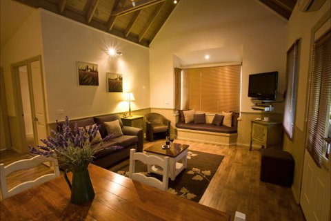 Autumn Abode Cottages - Hotel Accommodation 5