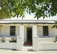 Hill Street Serviced Apartments - Hotel Accommodation