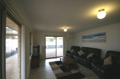 LJ Hooker Goolwa Holiday Rentals - 42 Underwood Avenue, Goolwa Beach - Hotel Accommodation 22