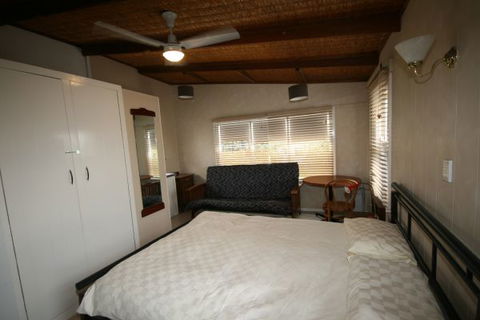 LJ Hooker Goolwa Holiday Rentals - 42 Underwood Avenue, Goolwa Beach - Hotel Accommodation 27