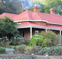 Ford House Retreat - Hotel Accommodation