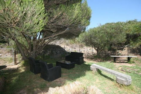 LJ Hooker Goolwa Holiday Rentals - 15 Eaton Avenue, Goolwa Beach - Hotel Accommodation 3