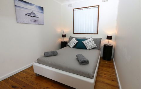 Waratah Beach Breaks - Hotel Accommodation 1