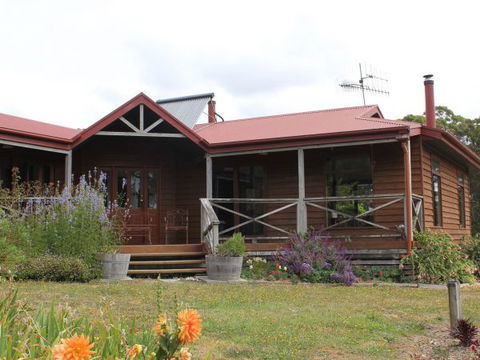 Eagle's Roost Farmstay B&B - Hotel Accommodation 0