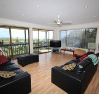 LJ Hooker Goolwa Holiday Rentals - 39 Bradford Road Goolwa Beach - Hotel Accommodation