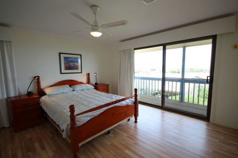 LJ Hooker Goolwa Holiday Rentals - 39 Bradford Road, Goolwa Beach - Hotel Accommodation 3