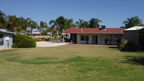 The Palms - Hotel Accommodation 4