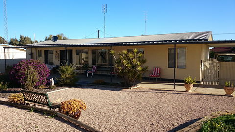 Cornwall House - Hotel Accommodation 0