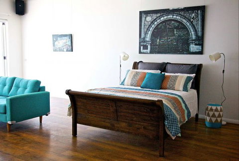 Penguin Beachfront Apartments - Hotel Accommodation 3