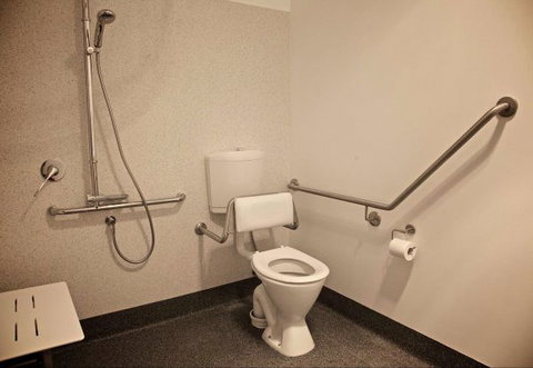 Penguin Beachfront Apartments - Hotel Accommodation 5