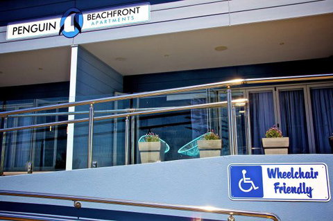 Penguin Beachfront Apartments - Hotel Accommodation 7