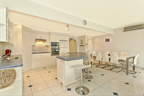 SALT Waterfront Apartment - Hotel Accommodation 2