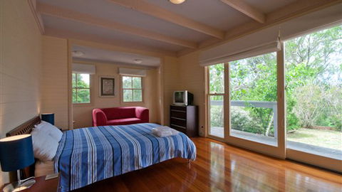 HolidayMakers - Hotel Accommodation 2