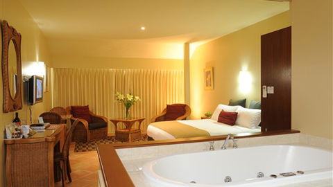 Bellevue On The Lakes - Hotel Accommodation 3