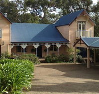 Hideaways at Red Hill - Hotel Accommodation