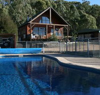Karoonda Olive Grove Retreat at Mt Buffalo Olives - Hotel Accommodation