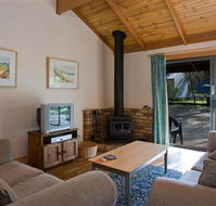 Surf Coast Cabins in Aireys Inlet - Hotel Accommodation