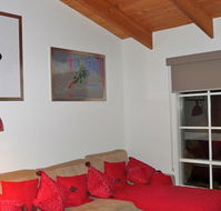 Two Mountains Lodge - Hotel Accommodation