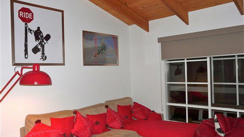 Two Mountains Lodge - Hotel Accommodation 0