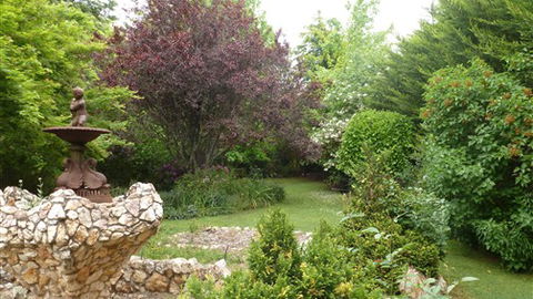 Annie's Garden Retreat - Hotel Accommodation 3