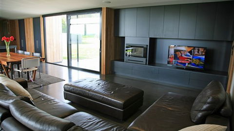 Just Inside The Gate - Hotel Accommodation 7