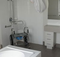 Frankston Accessible Holiday House - Hotel Accommodation