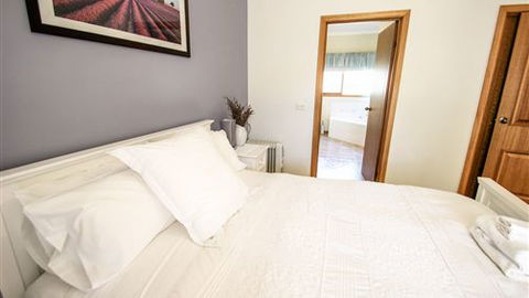 Bright Country Home - Hotel Accommodation 3