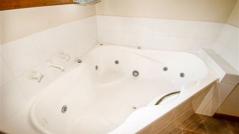 Bright Country Home - Hotel Accommodation 4