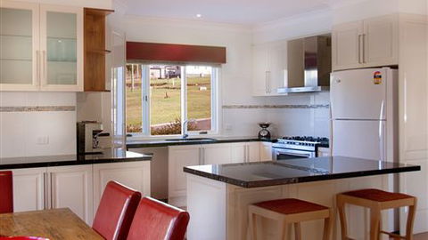 Lithgow Falls - Hotel Accommodation 1