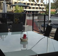 Cypress Drive Townhouse - Hotel Accommodation