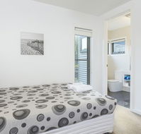 Serenity Torquay Ocean View Luxury Beachfront - Hotel Accommodation