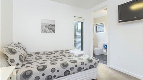 Serenity Torquay Ocean View: Luxury Beachfront - Hotel Accommodation 0