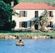 Adelaide Hills Country Cottages - Apple Tree Cottage - Hotel Accommodation