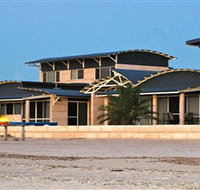 Baird Bay Ocean Eco Apartments - Hotel Accommodation