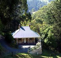Bishops Adelaide Hills - Henry's - Hotel Accommodation