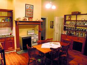 Buxton Manor - Garden And Loft Apartment - Hotel Accommodation 1