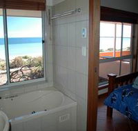 Ceduna Shelly Beach Caravan Park and Beachfront Villas - Hotel Accommodation