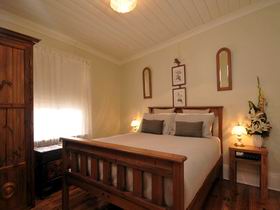 Charlie Bates Cottage - Hotel Accommodation 1